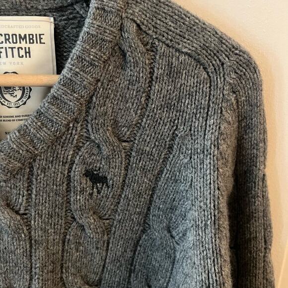 Vintage Men’s SZ M Y2K Gray V-neck Wool Cashmere Blend Cable Knit Sweater - Picture 5 of 10